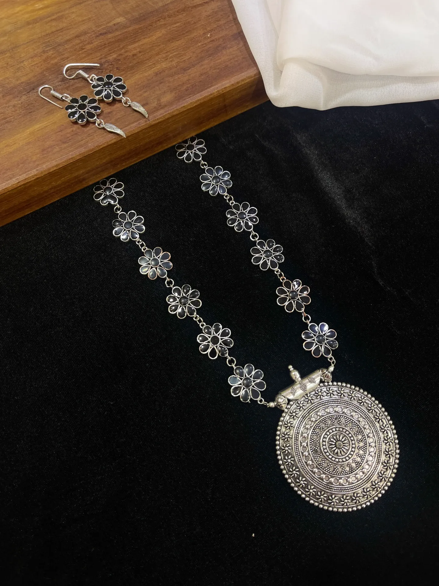 [Necklace18] Chakra And Floral Design Necklace -N18