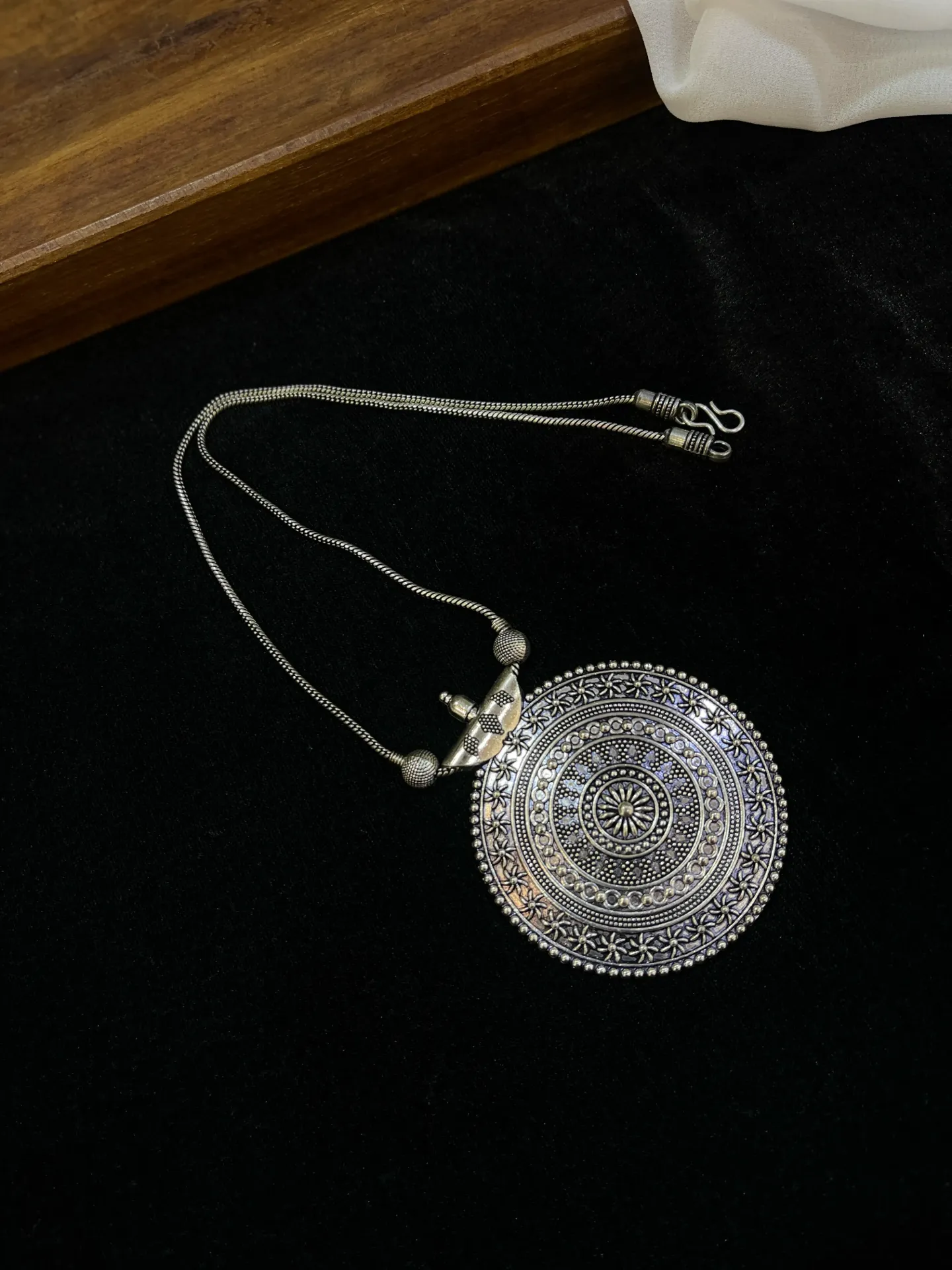 [Necklace37] Nayanthara Pendent Design Chain - N37