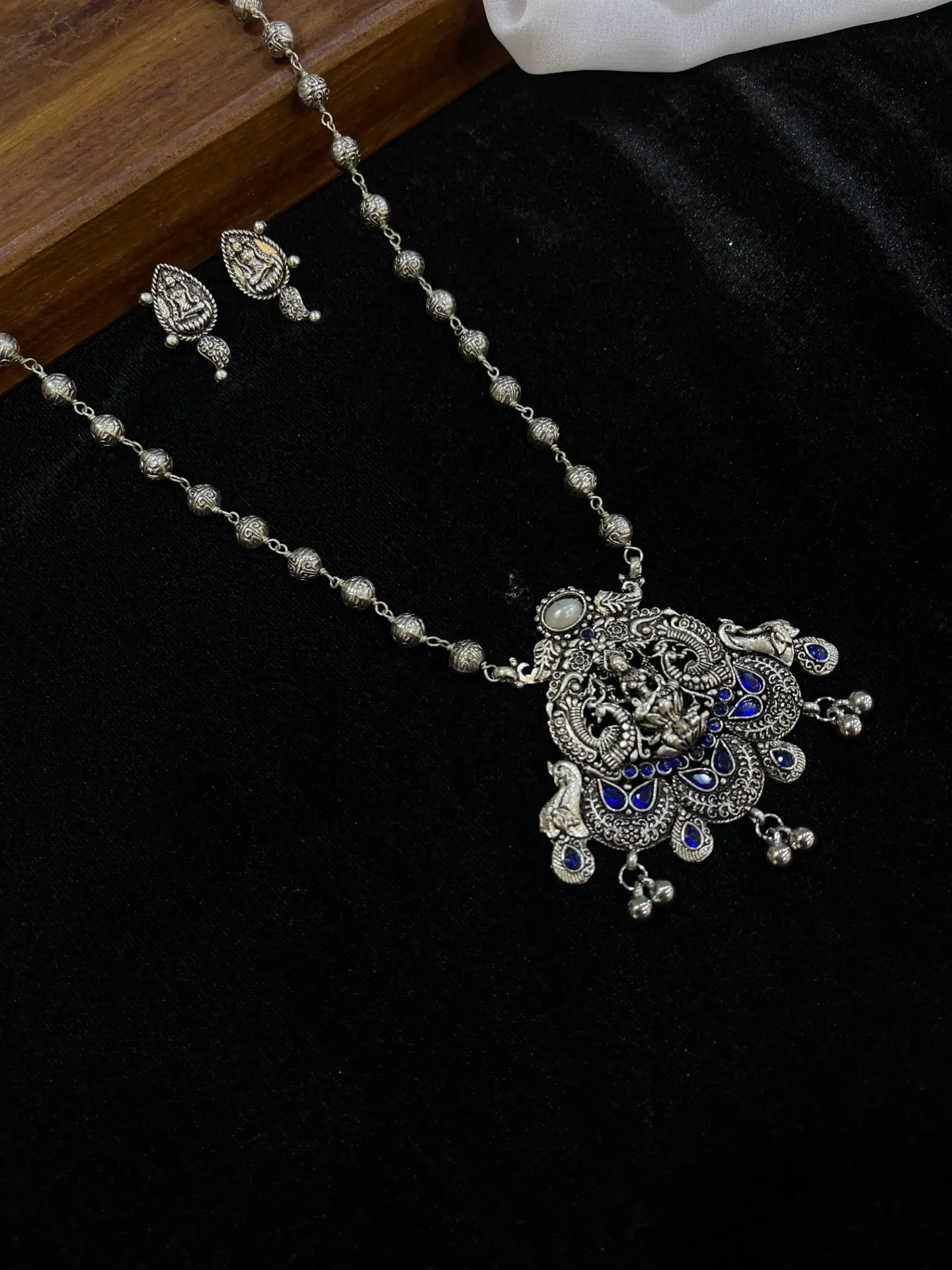 [Necklace53] Temple And Peacock Design Pendent Chain With Earrings -N53