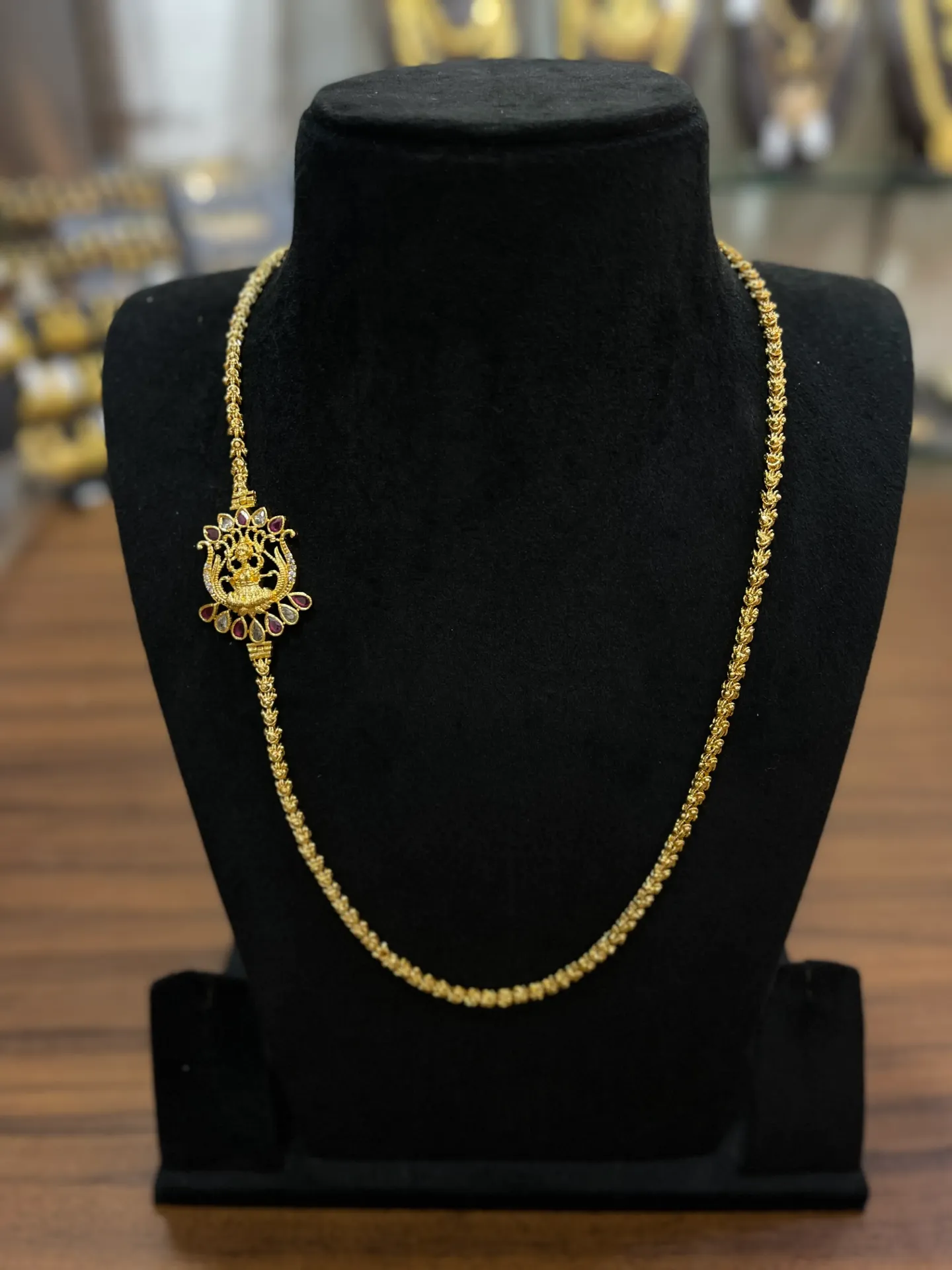 Exquisite Mogappu Necklaces | Traditional Side Pendant Chains MGP 04