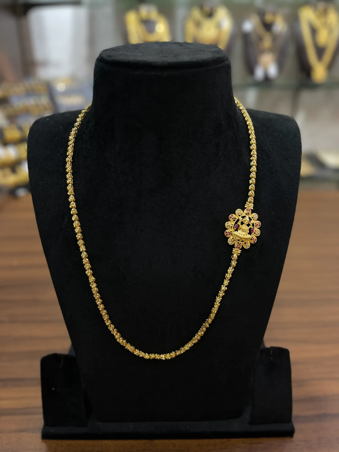 Exquisite Mogappu Necklaces | Traditional Side Pendant Chains MGP 24